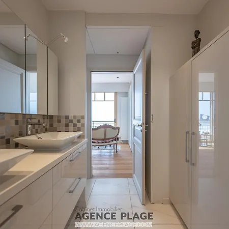 Maison Spacieuse Avec Ascenseur Et Climatisation, Proche - Fr-1-197-616