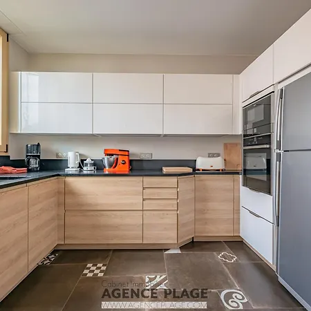 Maison Spacieuse Avec Ascenseur Et Climatisation, Proche - Fr-1-197-616 Ле-Сабль-д’Олон