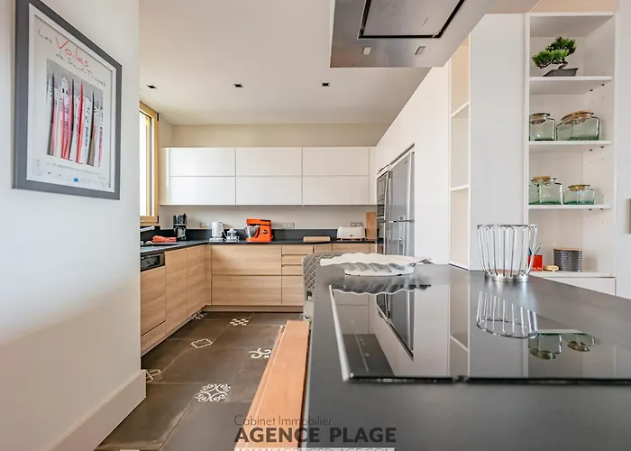 Maison Spacieuse Avec Ascenseur Et Climatisation, Proche - Fr-1-197-616 * Ле-Сабль-д’Олон