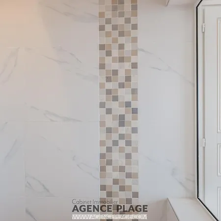 Maison Spacieuse Avec Ascenseur Et Climatisation, Proche - Fr-1-197-616