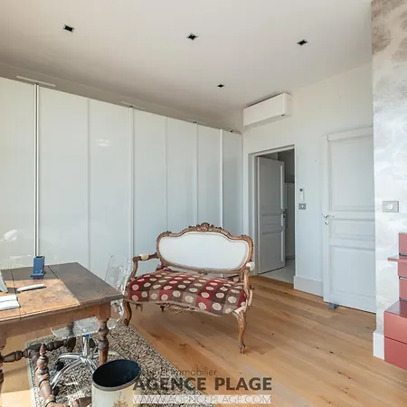 Maison Spacieuse Avec Ascenseur Et Climatisation, Proche - Fr-1-197-616